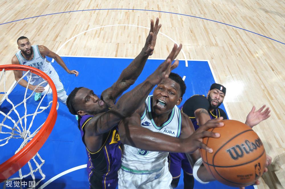 人目不转睛 人目不转睛