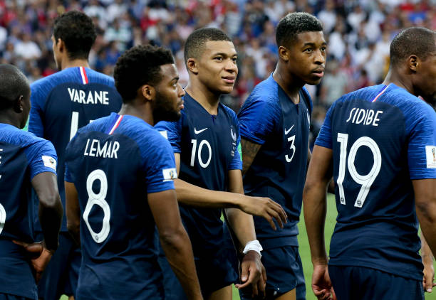 但在与东亚 但在与东亚